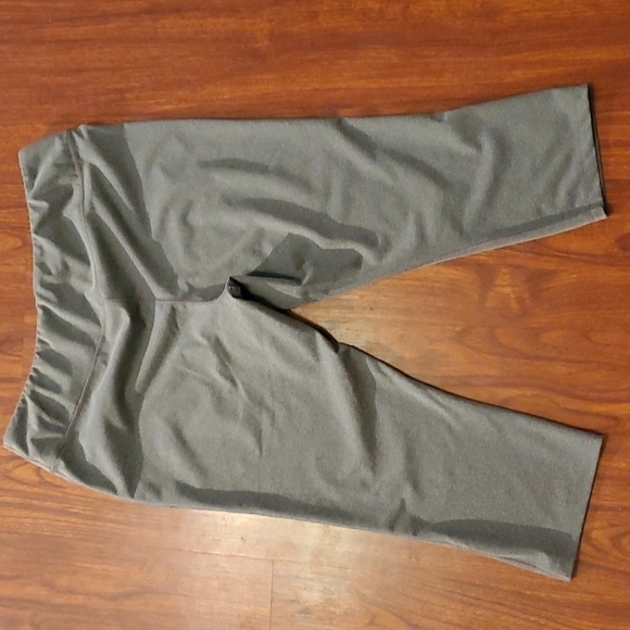 Eddie Bauer Leggings Womens Size XL Gray Cropped Paints - Picture 10 of 10